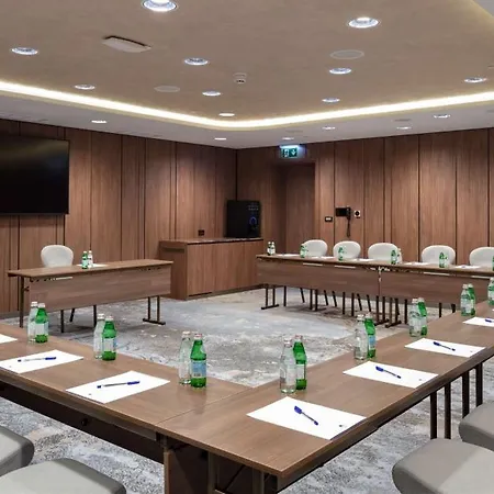 Ξενοδοχείο Doubletree By Hilton Center 4*