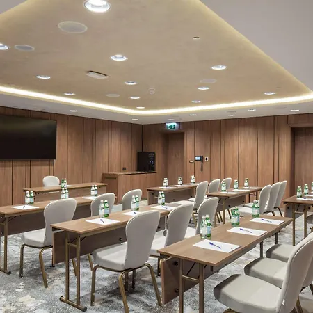 Doubletree By Hilton Center