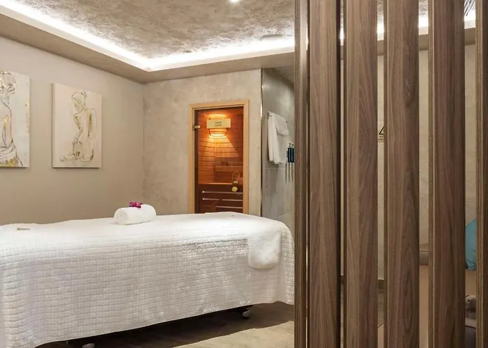 Doubletree By Hilton Center 4*