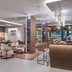 Хотел Doubletree By Hilton Center