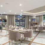Хотел Doubletree By Hilton Center Пловдив