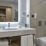 Хотел Doubletree By Hilton Center