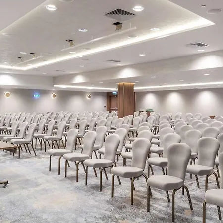 Doubletree By Hilton Center