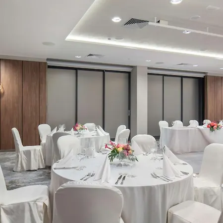 Hotel Doubletree By Hilton Center 4*