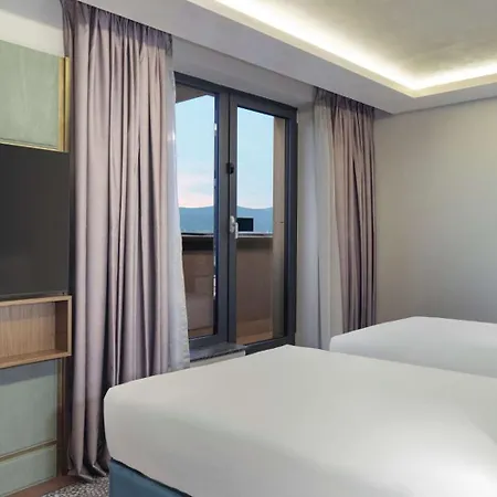 Hotel Doubletree By Hilton Center 4*