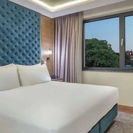 Doubletree By Hilton Center 4*