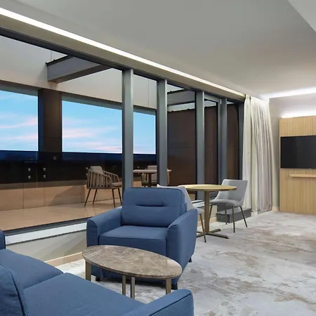 Doubletree By Hilton Center Хотел Пловдив