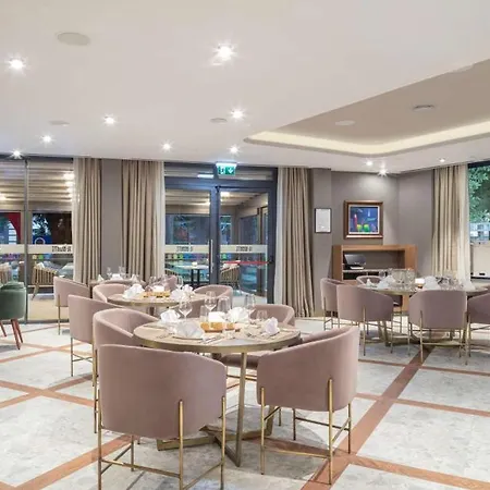 Doubletree By Hilton Center 4*