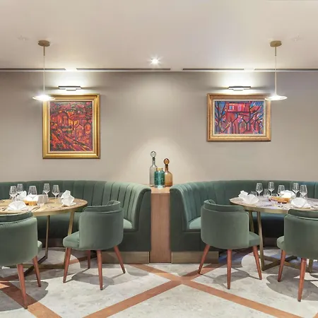 Doubletree By Hilton Center