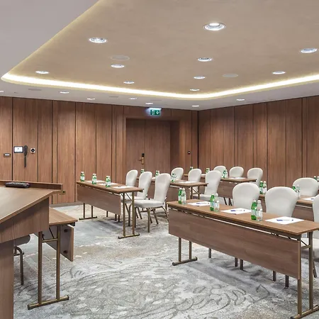 Doubletree By Hilton Center