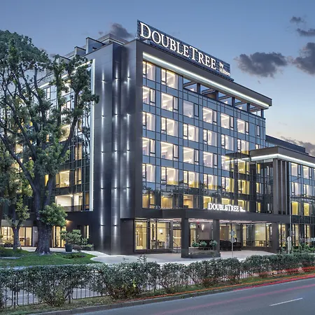 Doubletree By Hilton Center Хотел 4*