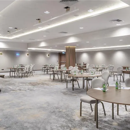 Doubletree By Hilton Center 4*