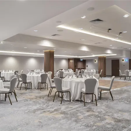 Doubletree By Hilton Center Hotel 4*