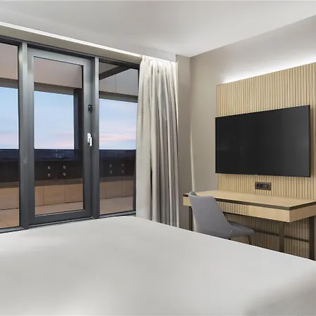 Doubletree By Hilton Center