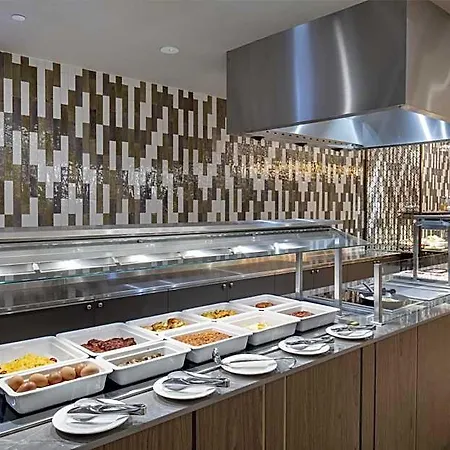 Doubletree By Hilton Center 4*
