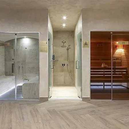 Doubletree By Hilton Center 4*