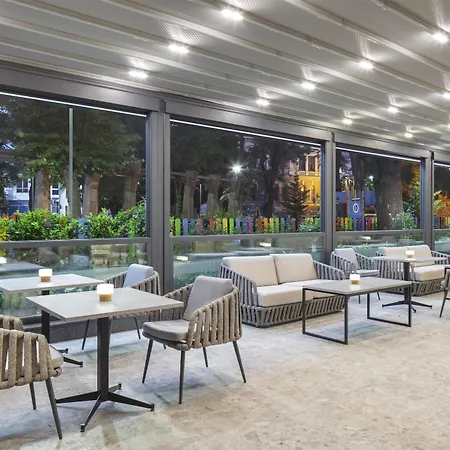 Doubletree By Hilton Center מלון פלובדיב