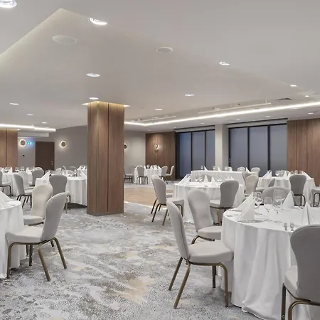 Doubletree By Hilton Center Hotel 4*