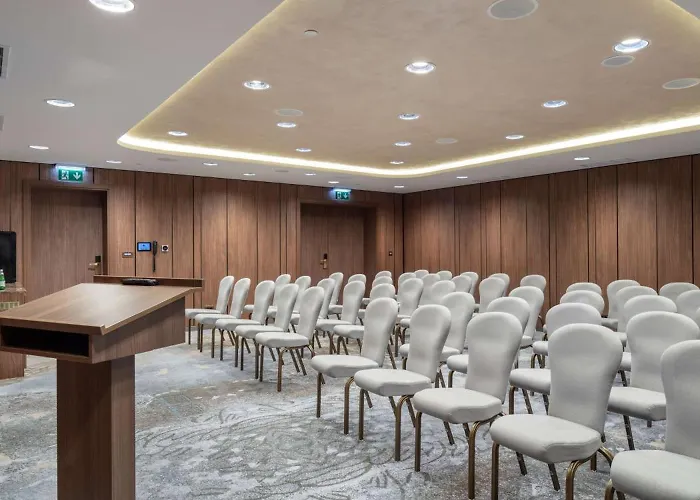 Doubletree By Hilton Center Hotel