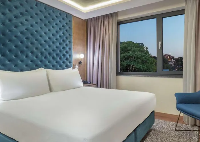 Doubletree By Hilton Center 4*