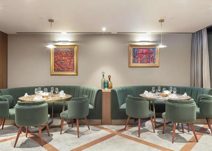 Doubletree By Hilton Center